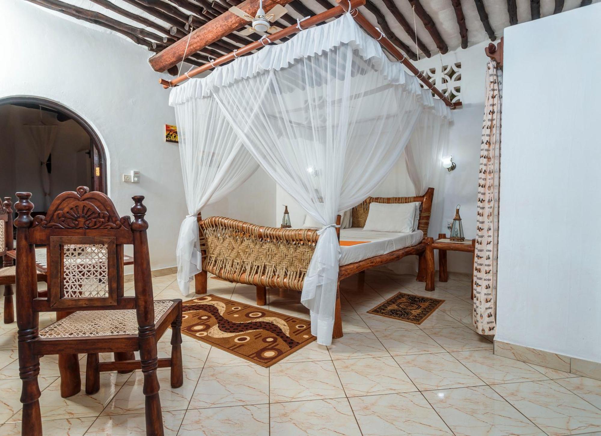Diani Beach-Villa Kirsch Galu Exterior photo